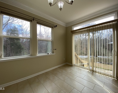 1065 Bender Ridge Drive - Photo Thumbnail 8