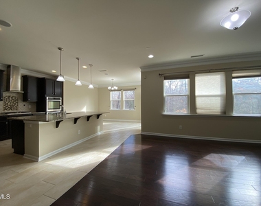 1065 Bender Ridge Drive - Photo Thumbnail 4