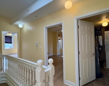 2210 N Charles Street - Photo Thumbnail 4
