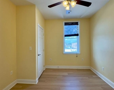 2210 N Charles Street - Photo Thumbnail 9