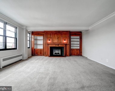 105 39th Street W - Photo Thumbnail 9