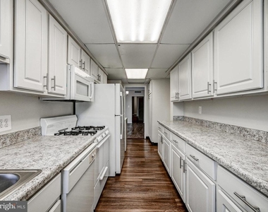 105 39th Street W - Photo Thumbnail 12