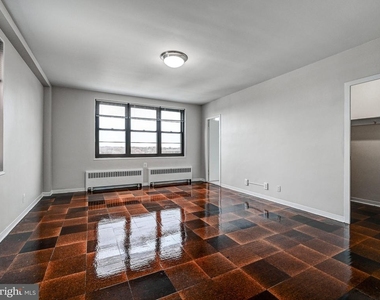 105 39th Street W - Photo Thumbnail 22