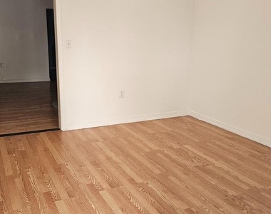 2548 Oswego Avenue - Photo Thumbnail 2