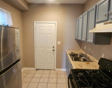 2548 Oswego Avenue - Photo Thumbnail 7