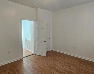 2548 Oswego Avenue - Photo Thumbnail 19