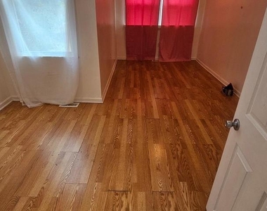 2548 Oswego Avenue - Photo Thumbnail 11