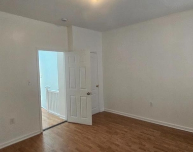 2548 Oswego Avenue - Photo Thumbnail 18