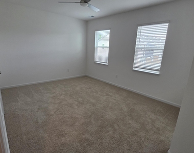 803 Lucky Clover Way - Photo Thumbnail 6