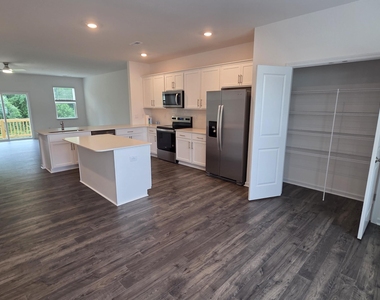 803 Lucky Clover Way - Photo Thumbnail 5