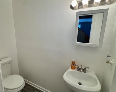 914 N Fulton Avenue - Photo Thumbnail 11
