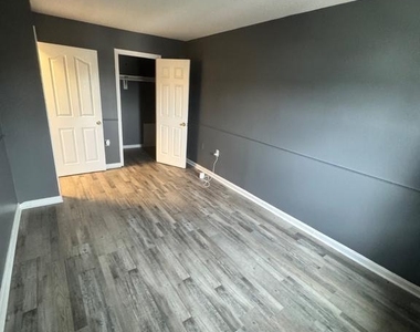 914 N Fulton Avenue - Photo Thumbnail 20
