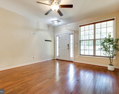 130 Pineview Avenue - Photo Thumbnail 6