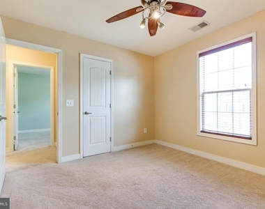 130 Pineview Avenue - Photo Thumbnail 26