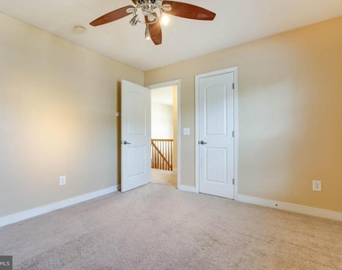 130 Pineview Avenue - Photo Thumbnail 27