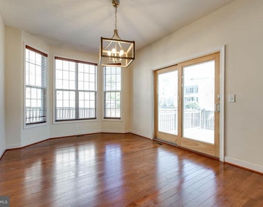 130 Pineview Avenue - Photo Thumbnail 9