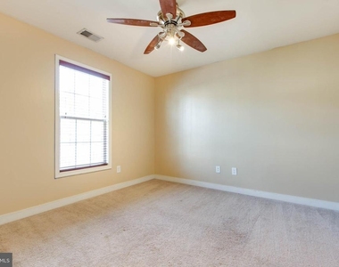 130 Pineview Avenue - Photo Thumbnail 25