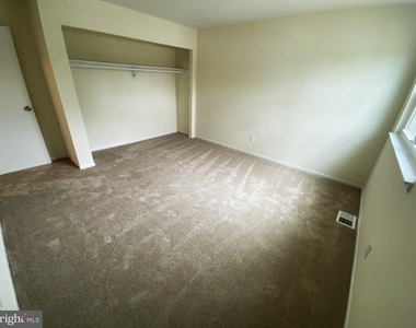 7707 Queens Road - Photo Thumbnail 16