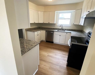7707 Queens Road - Photo Thumbnail 13