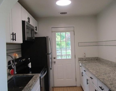 229 Maryland Avenue - Photo Thumbnail 9