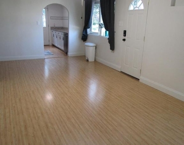 229 Maryland Avenue - Photo Thumbnail 17