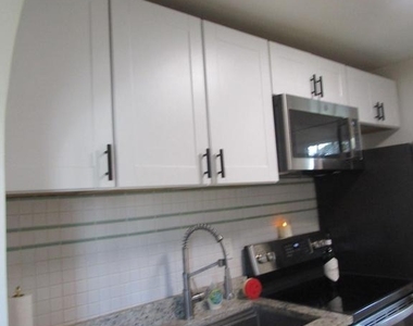 229 Maryland Avenue - Photo Thumbnail 6
