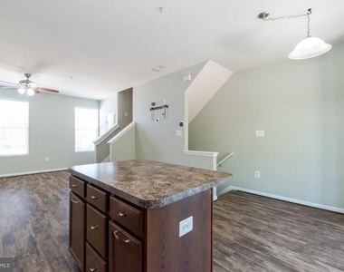 6810 Warfield Street - Photo Thumbnail 5
