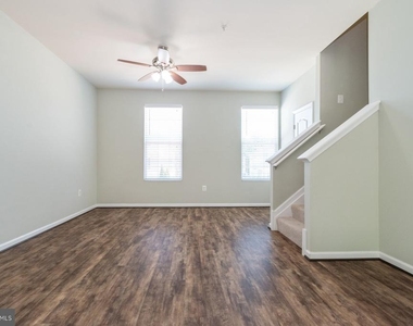 6810 Warfield Street - Photo Thumbnail 12