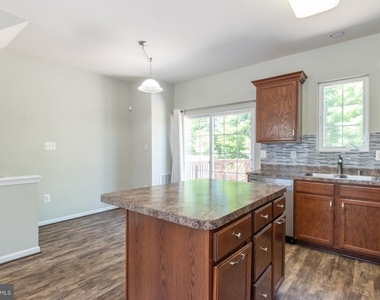6810 Warfield Street - Photo Thumbnail 6