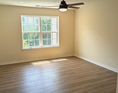 224 Jenny Drive - Photo Thumbnail 15