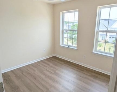 224 Jenny Drive - Photo Thumbnail 20