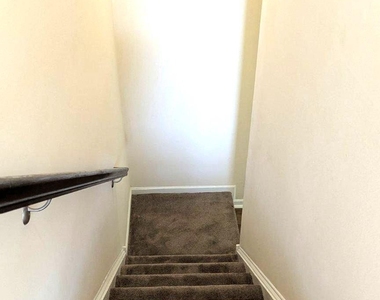 224 Jenny Drive - Photo Thumbnail 23