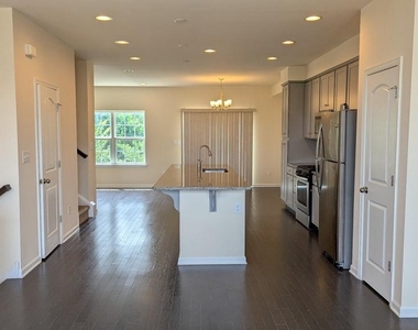 224 Jenny Drive - Photo Thumbnail 9