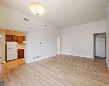 1401 Delaware Avenue - Photo Thumbnail 3