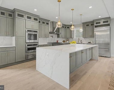 2902 Vista Street Ne - Photo Thumbnail 17