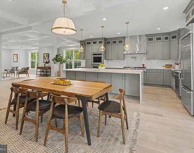 2902 Vista Street Ne - Photo Thumbnail 2