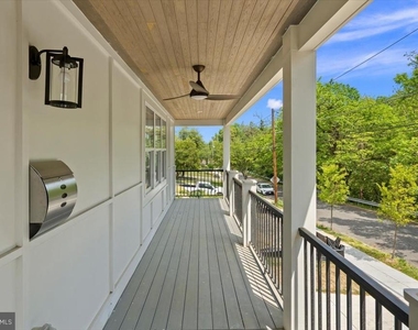 2902 Vista Street Ne - Photo Thumbnail 9