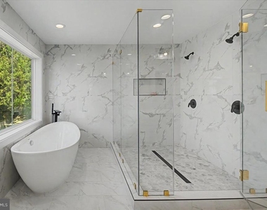 2902 Vista Street Ne - Photo Thumbnail 6