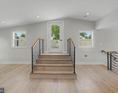 2902 Vista Street Ne - Photo Thumbnail 66