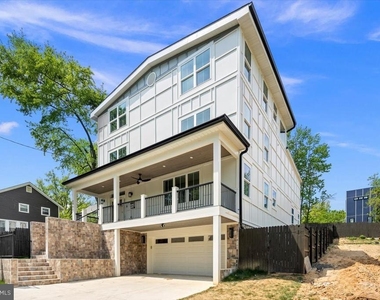 2902 Vista Street Ne - Photo Thumbnail 89