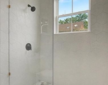 2902 Vista Street Ne - Photo Thumbnail 38
