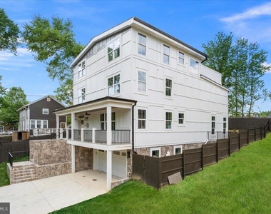 2902 Vista Street Ne - Photo Thumbnail 92