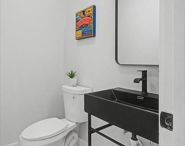 2902 Vista Street Ne - Photo Thumbnail 31