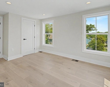 2902 Vista Street Ne - Photo Thumbnail 70