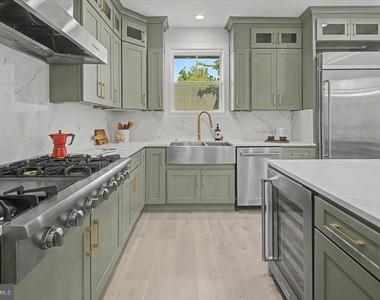2902 Vista Street Ne - Photo Thumbnail 24