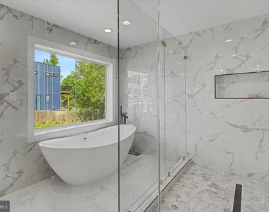 2902 Vista Street Ne - Photo Thumbnail 46