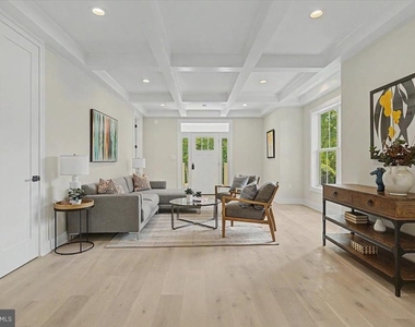 2902 Vista Street Ne - Photo Thumbnail 11