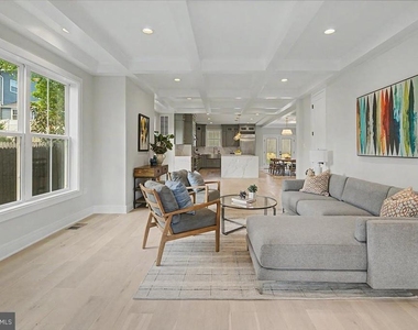 2902 Vista Street Ne - Photo Thumbnail 14