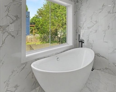 2902 Vista Street Ne - Photo Thumbnail 48