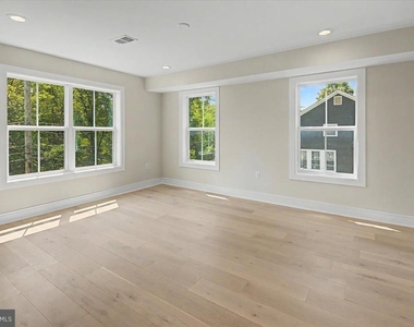 2902 Vista Street Ne - Photo Thumbnail 54
